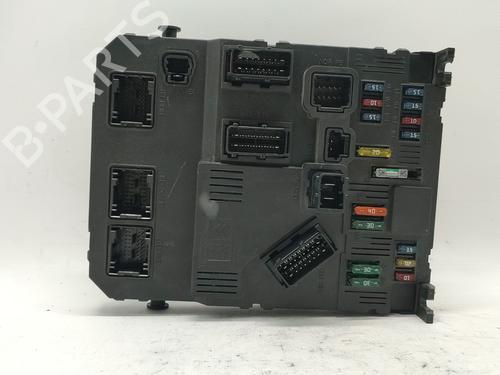 Zekeringkast PEUGEOT 206 Hatchback (2A/C) 1.4 i (75 hp) 30053738
