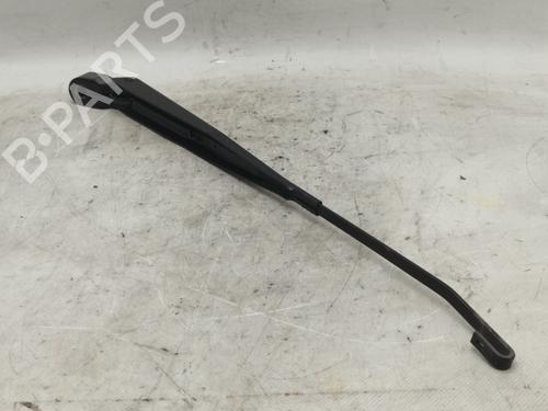 Used Front windshield wiper arm NISSAN TERRANO II (R20) 2.7 TDi 4WD (125 hp) 17319335