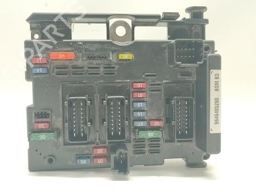 Used Fuse box Fuse box 39144116 39144116