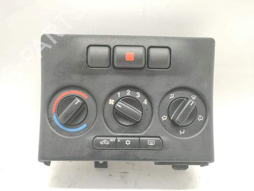 Used Climate control Climate control OPEL ZAFIRA A MPV (T98) 2.0 DTI 16V (F75) (101 hp) 33963715 33963715