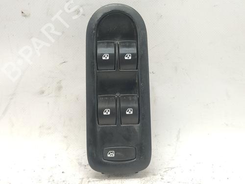 Used Left front window switch Left front window switch RENAULT SCÉNIC II (JM0/1_) 1.9 dCi (JM0G, JM12, JM1G, JM2C) (120 hp) 34704923 34704923
