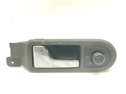 Used Front left interior door handle Front left interior door handle VW PASSAT B5.5 Variant (3B6) 1.9 TDI (130 hp) 33832072 33832072