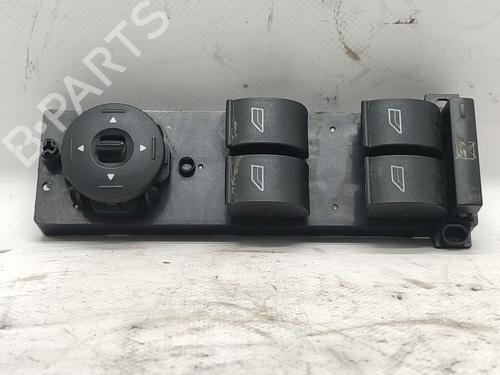 Interrupteur de vitre avant gauche FORD FOCUS II Turnier (DA_, FFS, DS) 2.0 TDCi (136 hp) 25927279