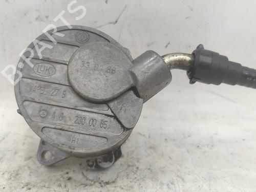 Used Vacuum pump MERCEDES-BENZ S-CLASS (W220, V220) [1998-2005]  18264900