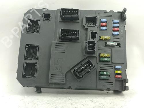 Zekeringkast PEUGEOT 407 (6D_) 2.0 HDi 135 (6DRHRH, 6DRHRE, 6DRHRG, 6DRHRJ) (136 hp) 30090449