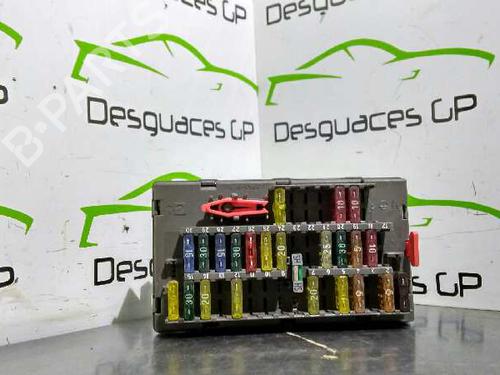 Used Fuse box CITROËN XSARA (N1) 1.9 D (68 hp) 7136873