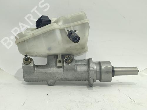 Used Brake master cylinder FORD MONDEO III Turnier (BWY) 2.0 TDCi (130 hp) 31117639