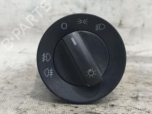 Used Headlight switch VW POLO (9N_, 9A_) 1.9 SDI (64 hp) 24473038