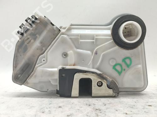 front-right-lock-toyota-hilux-viii-pickup-_n1_-2015-36994704 main image