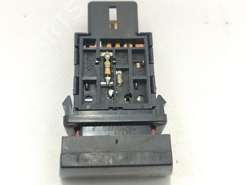 Warning switch KIA CERATO I Hatchback (LD) 1.6 | BP39654642I22 - Image 2