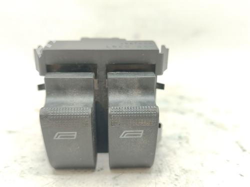 Interrupteur de vitre avant gauche AUDI A3 (8L1) 1.9 TDI (130 hp) 26978841