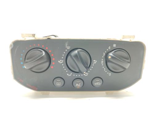 Airco bedieningspaneel RENAULT CLIO II (BB_, CB_) 1.9 D (B/CB0J) (65 hp) 31015142