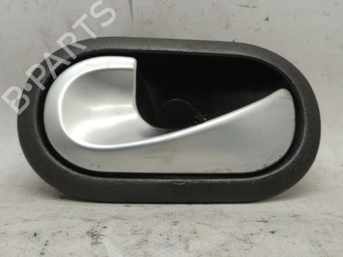 Used Front left interior door handle RENAULT MEGANE II (BM0/1_, CM0/1_) 1.6 16V (BM0C, CM0C) (113 hp) 17186455