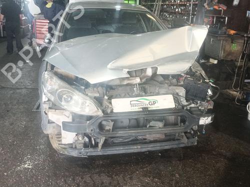 Armrest / Center console PEUGEOT 407 (6D_) 2.0 HDi 135 (6DRHRH, 6DRHRE, 6DRHRG, 6DRHRJ) | BP31130568I20