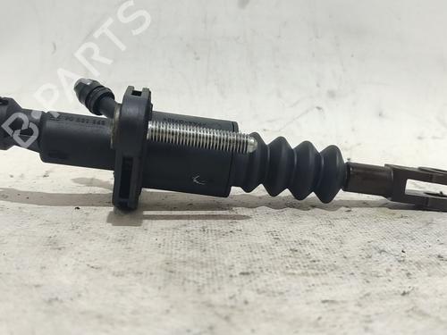 Used Clutch slave cylinder Clutch slave cylinder OPEL ZAFIRA / ZAFIRA FAMILY B (A05) 1.9 CDTI (M75) (120 hp) 34425205 34425205