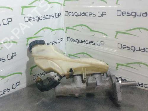 Used Brake master cylinder TOYOTA COROLLA (_E12_) 2.0 D-4D (CDE120_, CDE120R) (90 hp) 7132574