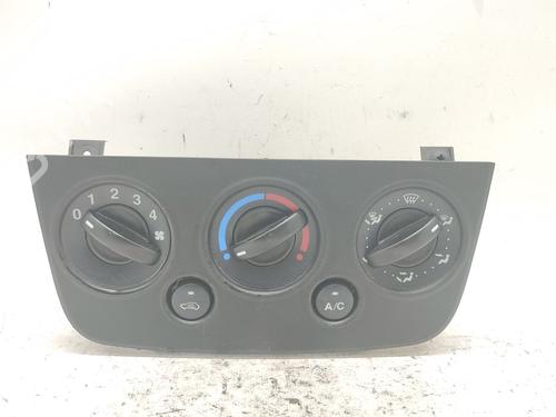 Comando clima Comando clima FORD FIESTA V (JH_, JD_) 1.4 TDCi (68 hp) 37593624 37593624