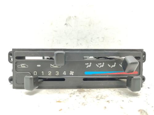 Used Climate control NISSAN PICK UP (D22) 2.5 TD 4WD (103 hp) 30834692