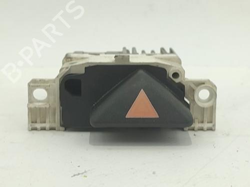 Bouton de warning FORD FOCUS I (DAW, DBW) 1.8 Turbo DI / TDDi (90 hp) 31042417