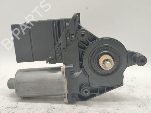 Motor elevalunas trasero izquierdo Motor elevalunas trasero izquierdo VW PASSAT B5 (3B2) 1.9 TDI (110 hp) 36567188 36567188