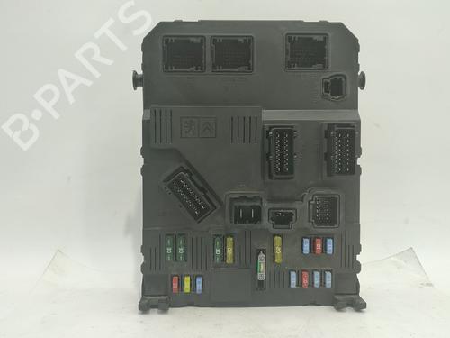 Used Fuse box Fuse box PEUGEOT 407 (6D_) 2.0 HDi 135 (6DRHRH, 6DRHRE, 6DRHRG, 6DRHRJ) (136 hp) 31130546 31130546