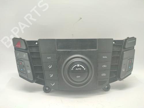 Commande Chauffage HYUNDAI i40 I (VF) 1.7 CRDI (141 hp) 31065596