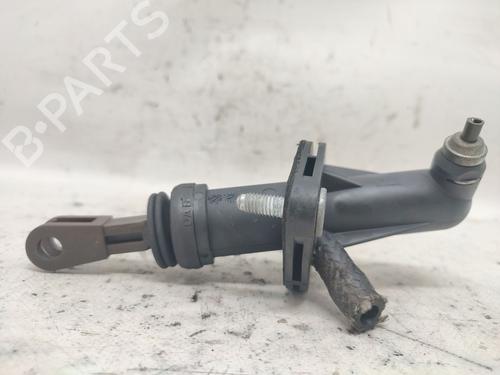 Used Clutch slave cylinder OPEL OMEGA B (V94) 2.5 TD (F69, M69, P69) (130 hp) 27859915