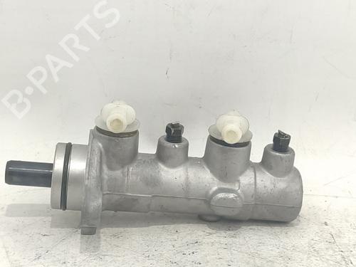 Hovedbremsecylinder Hovedbremsecylinder 39105070 39105070