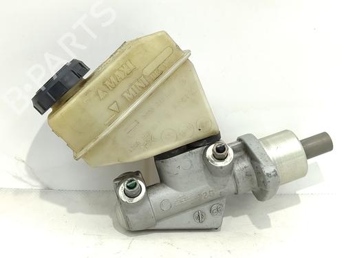 Used Brake master cylinder Brake master cylinder RENAULT CLIO II (BB_, CB_) 1.5 dCi (B/C2J) (68 hp) 39902960 39902960