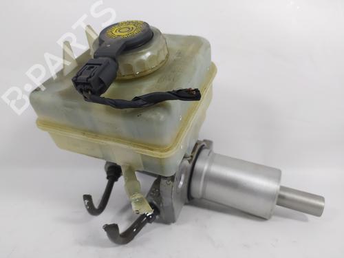 Used Brake master cylinder BMW 5 (E60) 525 d (177 hp) 8668157