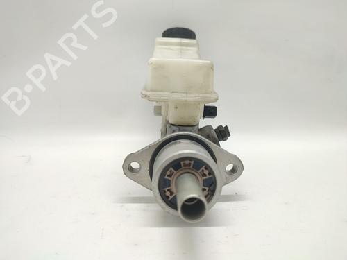 Used Brake master cylinder Brake master cylinder TOYOTA AVENSIS (_T25_) 2.0 D-4D (CDT250_, CDT250R) (116 hp) 33989526 33989526
