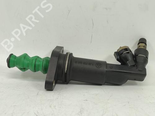 Used Clutch slave cylinder SKODA OCTAVIA I (1U2) 1.9 TDI (90 hp) 15736674
