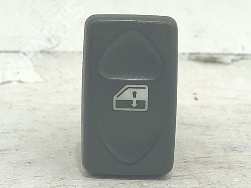 Used Right front window switch LAND ROVER FREELANDER I (L314) [1998-2006]  32760281