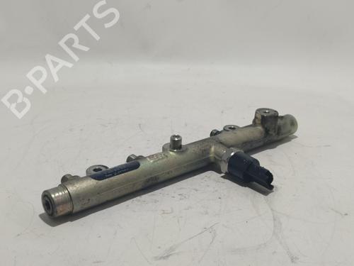 Used Injection rail Injection rail 16217655 16217655