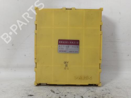 Used Electronic module TOYOTA AVENSIS VERSO (_M2_) 2.0 D (CLM20_, CLM20R) (116 hp) 15106966