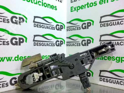 Front left exterior door handle RENAULT LAGUNA II Grandtour (KG0/1_) 1.9 dCi (KG0G) | BP7141738C128 