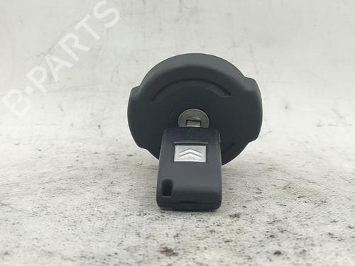 Used Fuel flap Fuel flap CITROËN C4 I Saloon 1.6 HDi (109 hp) 36236594 36236594