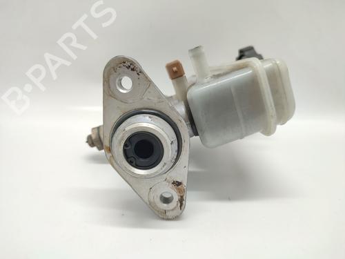 brake-master-cylinder-hyundai-getz-tb-2001-2002-2003-2004-2005-2006-2007-2008-2009-2010-2011-33814233 main image
