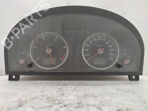 Used Instrument cluster FORD MONDEO III (B5Y) [2000-2007]  18347095