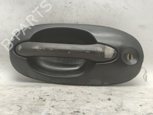 Used Front left exterior door handle KIA CARNIVAL I (UP) [1998-2001]  17559936