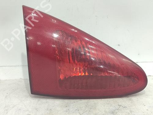 Feu de coffre gauche ALFA ROMEO 147 (937_) 1.9 JTD (937.AXF1A, 937.BXF1A) (101 hp) 32705160