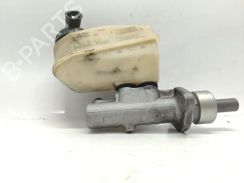 brake-master-cylinder-renault-scenic-i-mpv-ja01_-fa0_-1999-2000-2001-2002-2003-2004-2005-2006-2007-2008-2009-2010-31758630 main image