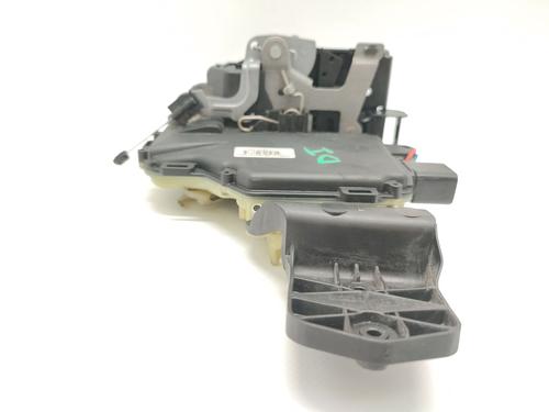 Front left lock VW PASSAT B5.5 Variant (3B6) 1.9 TDI | BP33832070C98 - Image 5