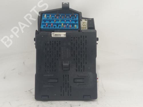 Used Fuse box Fuse box 37538184 37538184