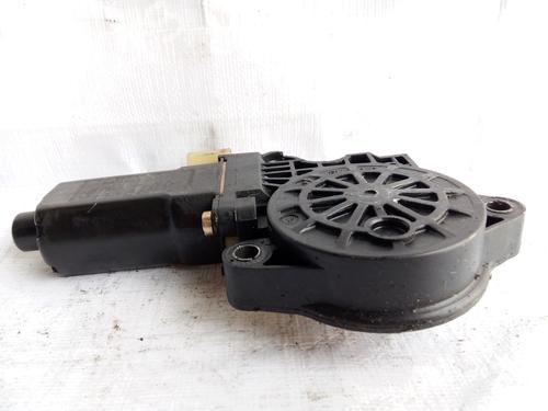 Left front window motor HYUNDAI ELANTRA III Saloon (XD) 2.0 CRDi | BP9515369E21 