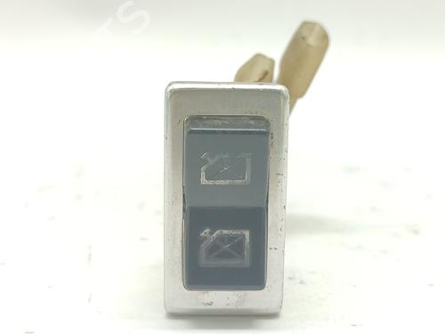 Used Left front window switch Left front window switch SUZUKI SJ410 1.0 (SJ410) (45 hp) 34432117 34432117