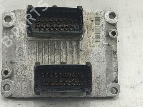 Used Engine control unit (ECU) Engine control unit (ECU) ALFA ROMEO 147 (937_) 1.6 16V T.SPARK ECO (937.AXA1A, 937.BXA1A) (105 hp) 35789128 35789128