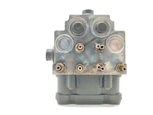 ABS pump OPEL VECTRA B Estate (J96) 2.0 DTI 16V (F35) 90540263
