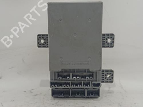Used Fuse box Fuse box 37593541 37593541
