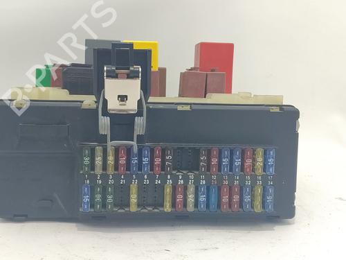 Used Fuse box Fuse box 37016134 37016134